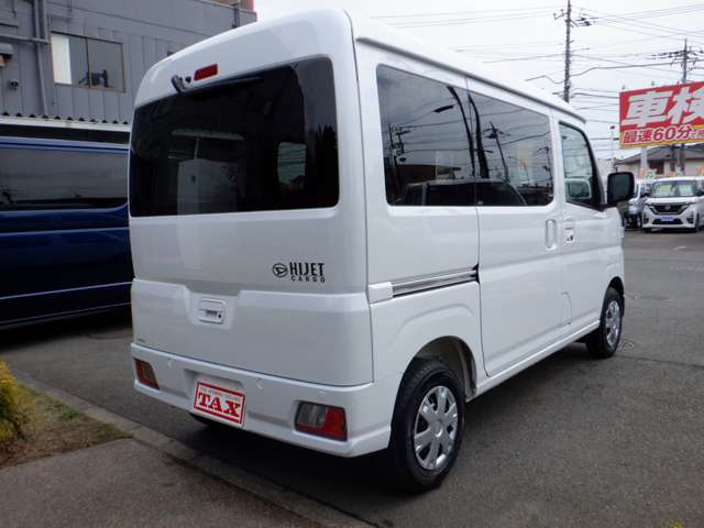 Daihatsu Hijet Cargo 7