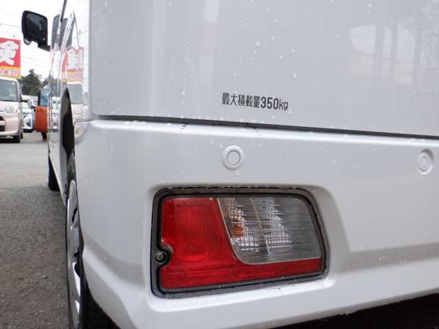 Daihatsu Hijet Cargo 9