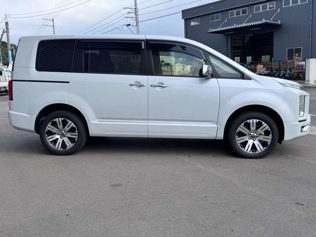 Mitsubishi Delica D:5 8