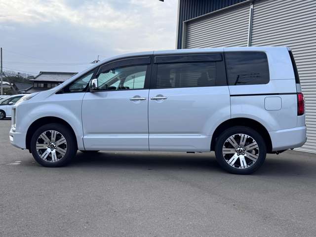 Mitsubishi Delica D:5 9