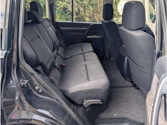 Mitsubishi Pajero 6