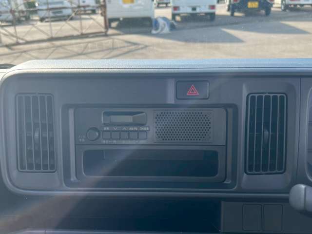 Daihatsu Hijet Cargo 12