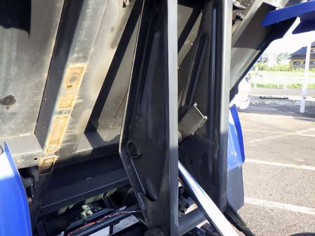 Isuzu Elf 11