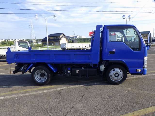 Isuzu Elf 7