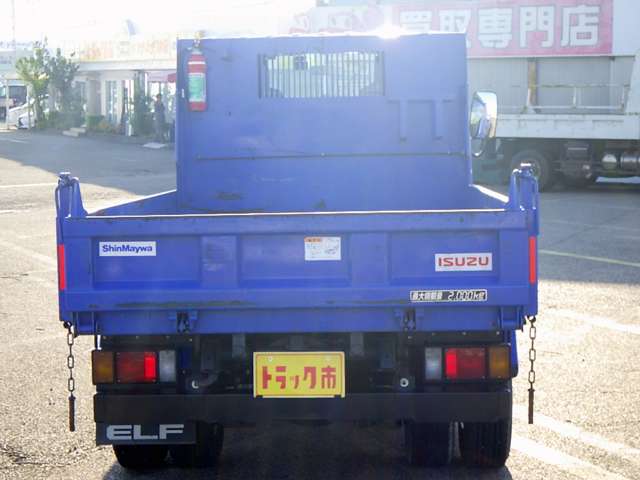 Isuzu Elf 8