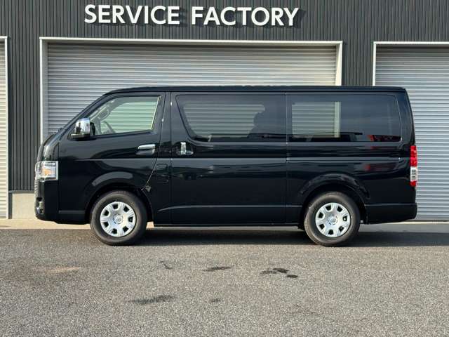 Toyota Hiace Van 11