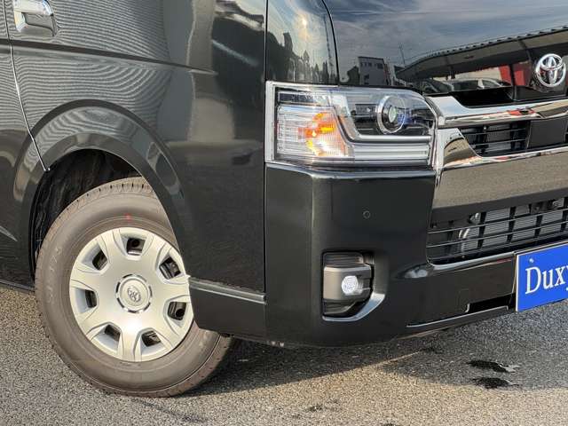 Toyota Hiace Van 8