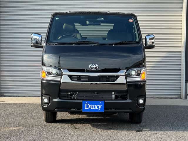 Toyota Hiace Van 9