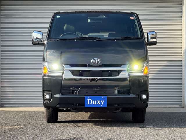 Toyota Hiace Van 10