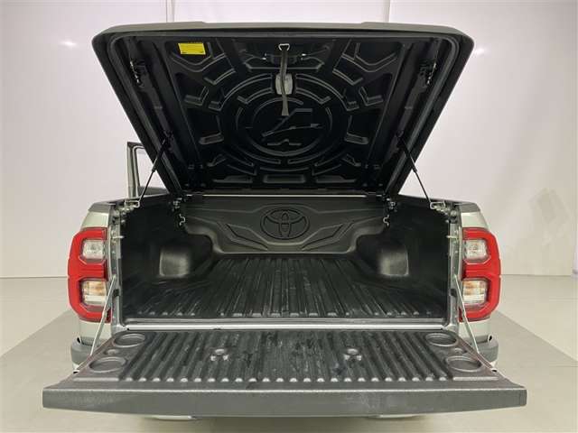 Toyota Hilux 11