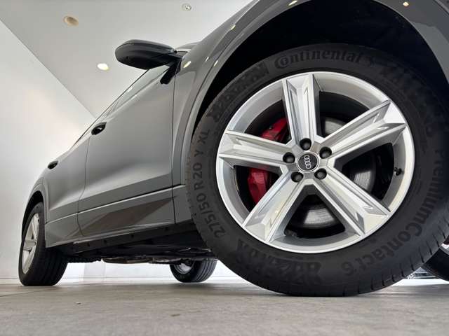 Audi Q8 11