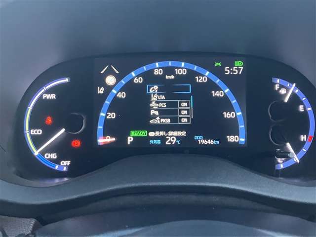 Toyota Yaris Cross 12