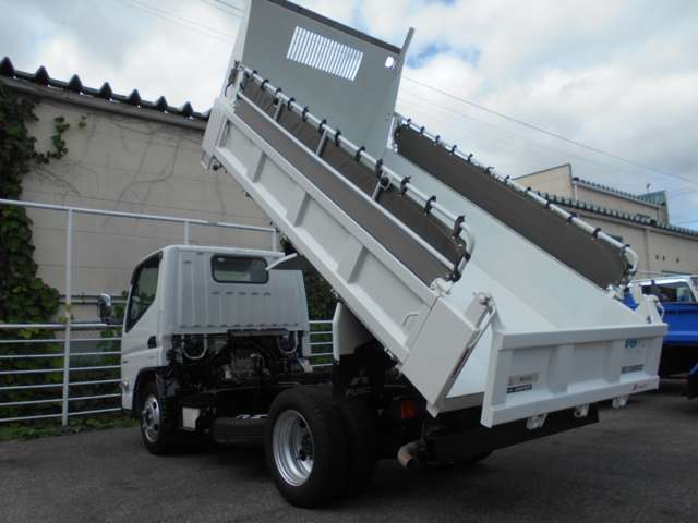 Mitsubishi Fuso Canter 11