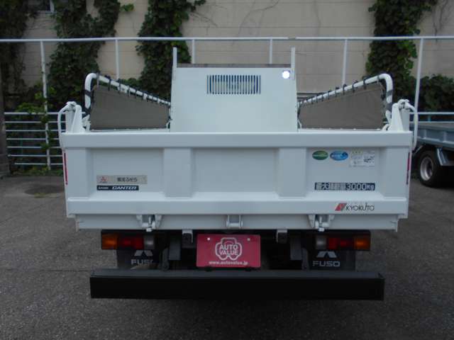 Mitsubishi Fuso Canter 9