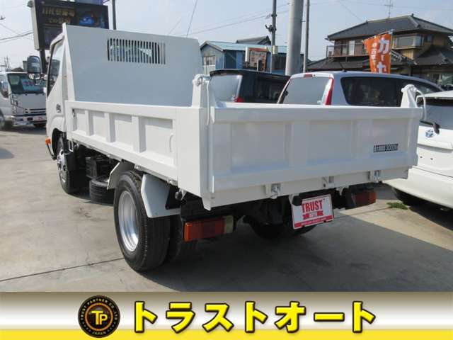 Hino Dutro 12