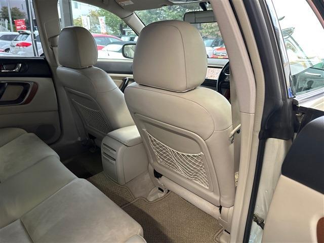 Subaru Legacy Outback 12
