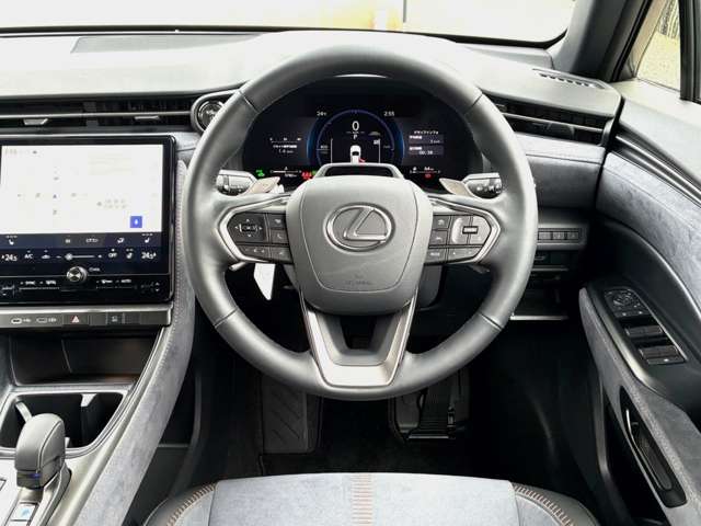 Lexus LBX 2