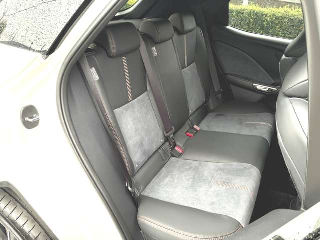 Lexus LBX 10