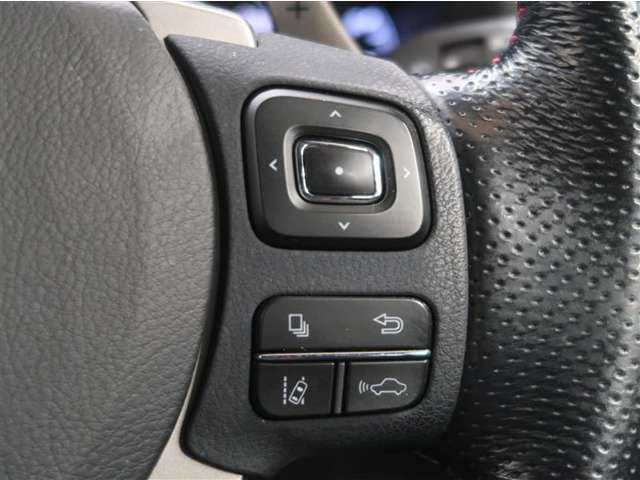 Lexus NX 4