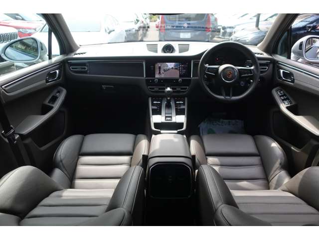 Porsche Macan 12