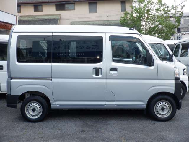 Daihatsu Hijet Cargo 4