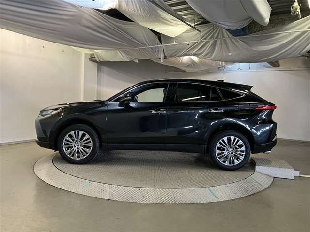 Toyota Harrier 4