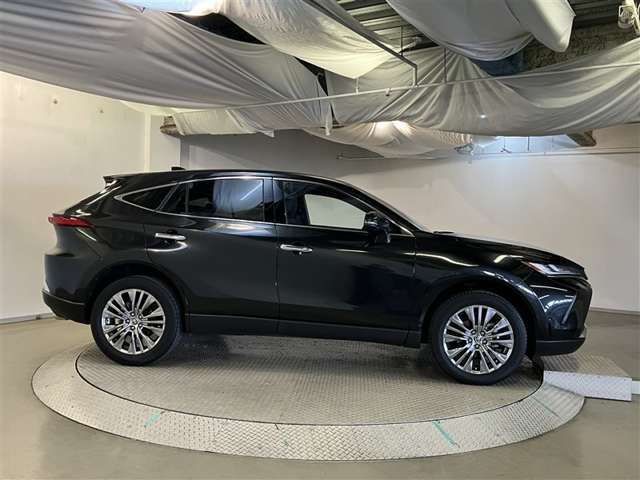Toyota Harrier 5