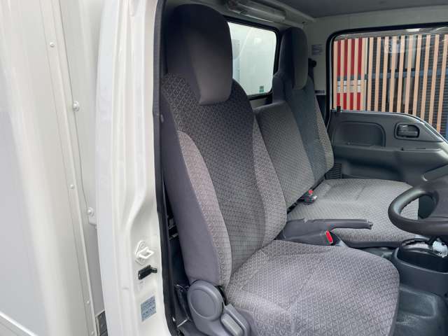 Isuzu Elf 12