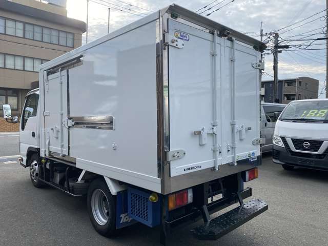 Isuzu Elf 6