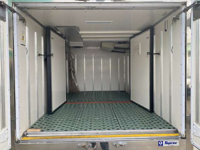 Isuzu Elf 9