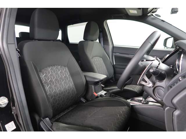 Mitsubishi RVR 7