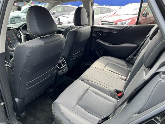 Subaru Legacy Outback 11