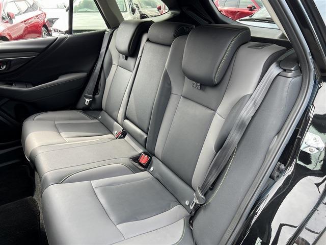 Subaru Legacy Outback 12