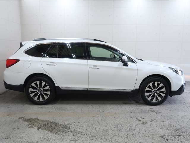 Subaru Legacy Outback 11