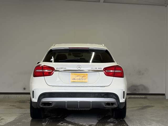 Mercedes-Benz GLA-Class 5