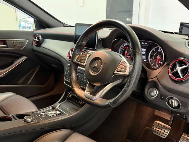 Mercedes-Benz GLA-Class 10