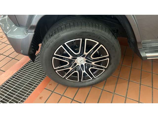 Mercedes-Benz G-Class 4