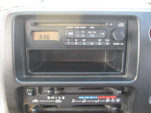 Daihatsu Hijet Cargo 12
