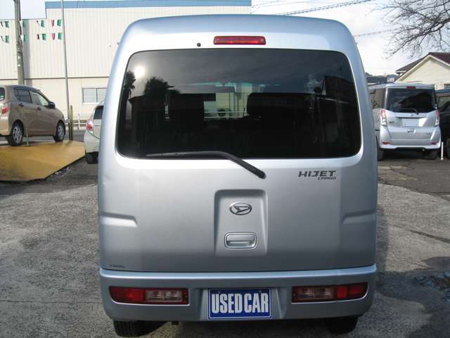 Daihatsu Hijet Cargo 5