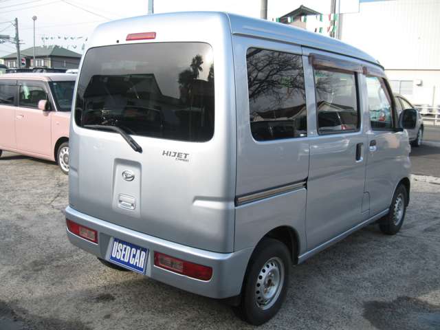 Daihatsu Hijet Cargo 6