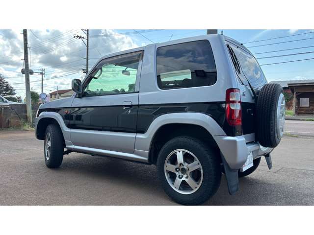 Mitsubishi Pajero Mini 4