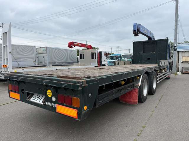 Isuzu Giga 12