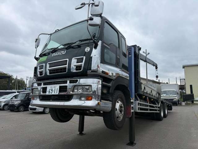 Isuzu Giga 6