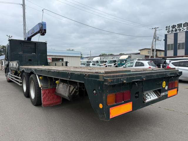 Isuzu Giga 8