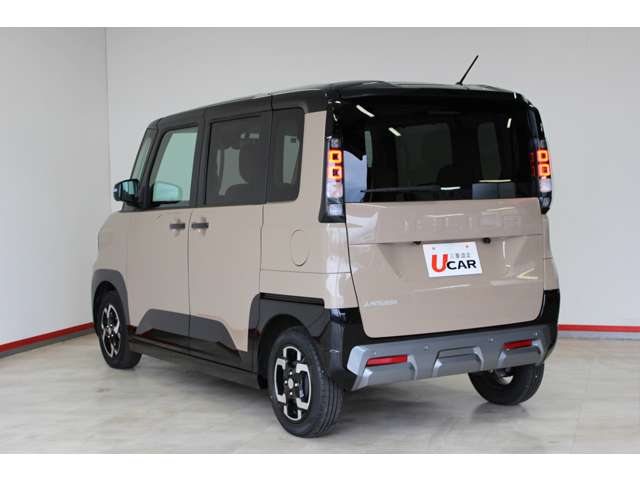 Mitsubishi Delica Mini 6