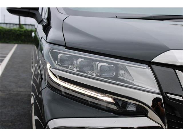 Toyota Alphard 12
