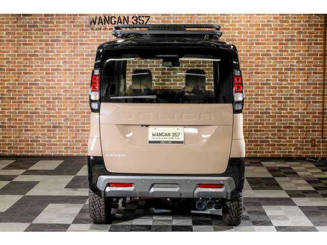 Mitsubishi Delica Mini 8