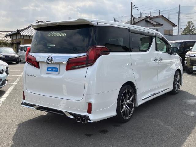 Toyota Alphard 6