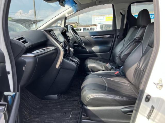 Toyota Alphard 9
