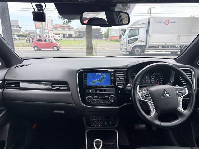Mitsubishi Outlander PHEV 2